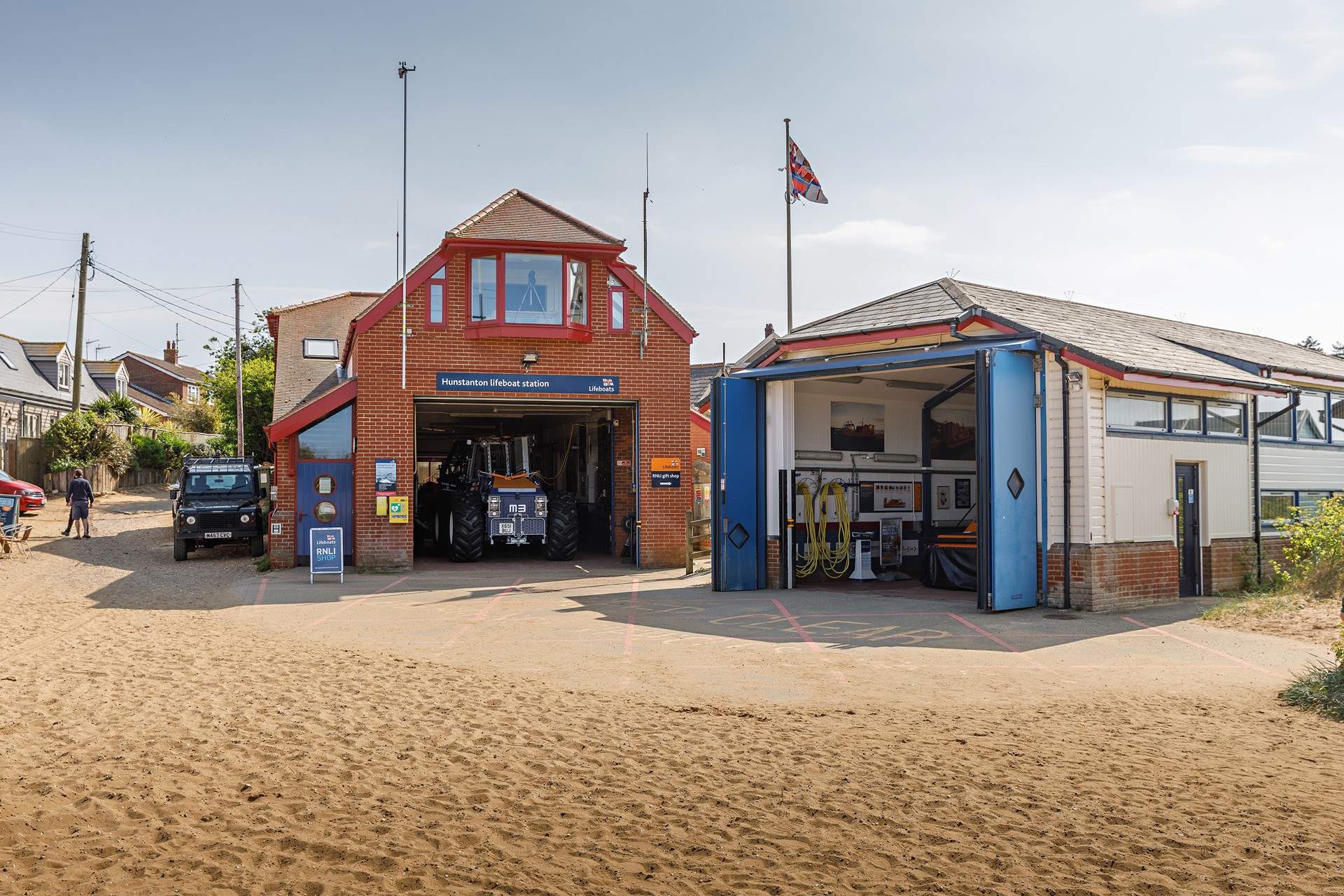 5 mins walk to the lifeboat and Hovercraft Station and Old Hunstanton beach.