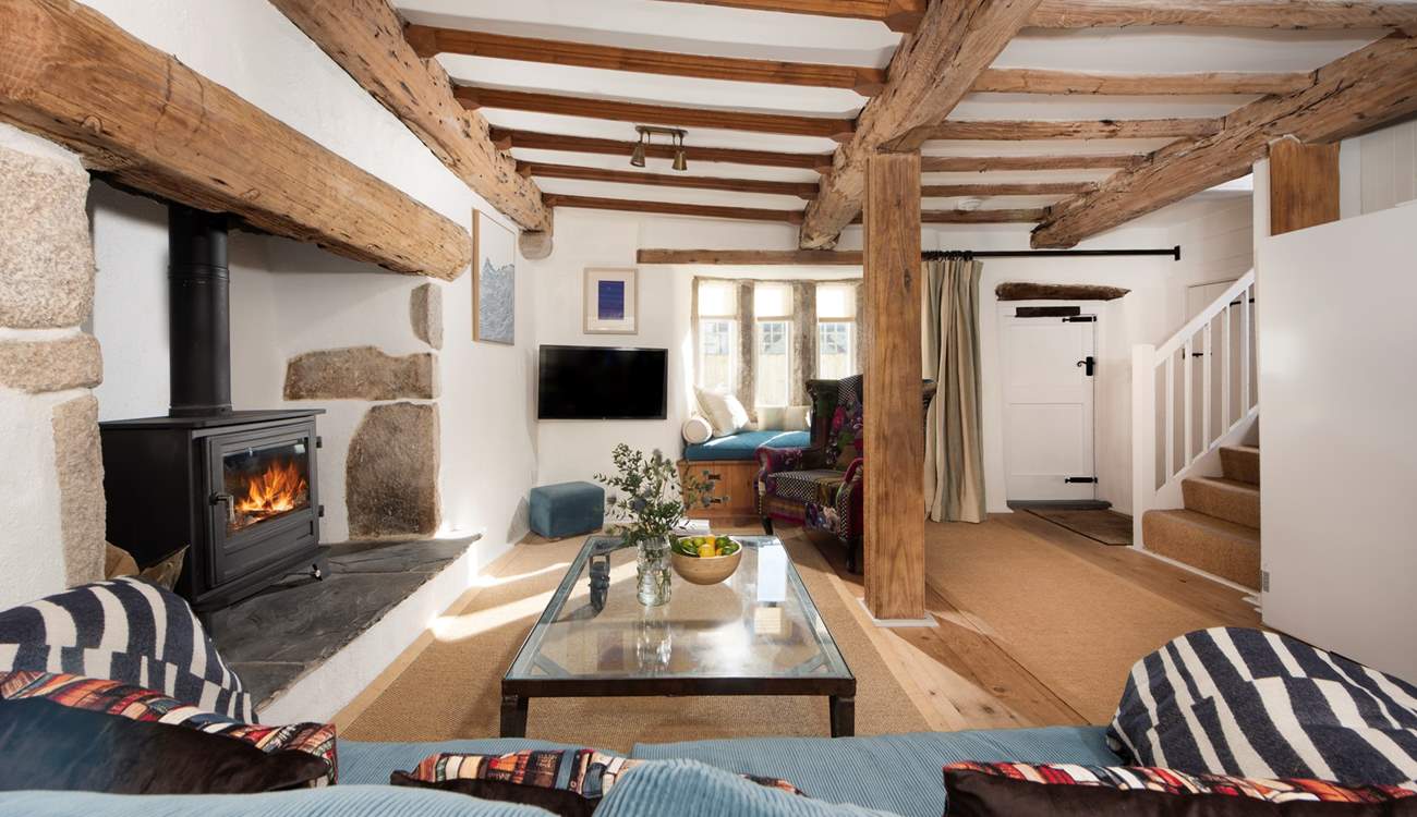 Welcome to 1 Chapel Cottage, a charming and characterful Grade II Listed cottage in the heart of Marazion.