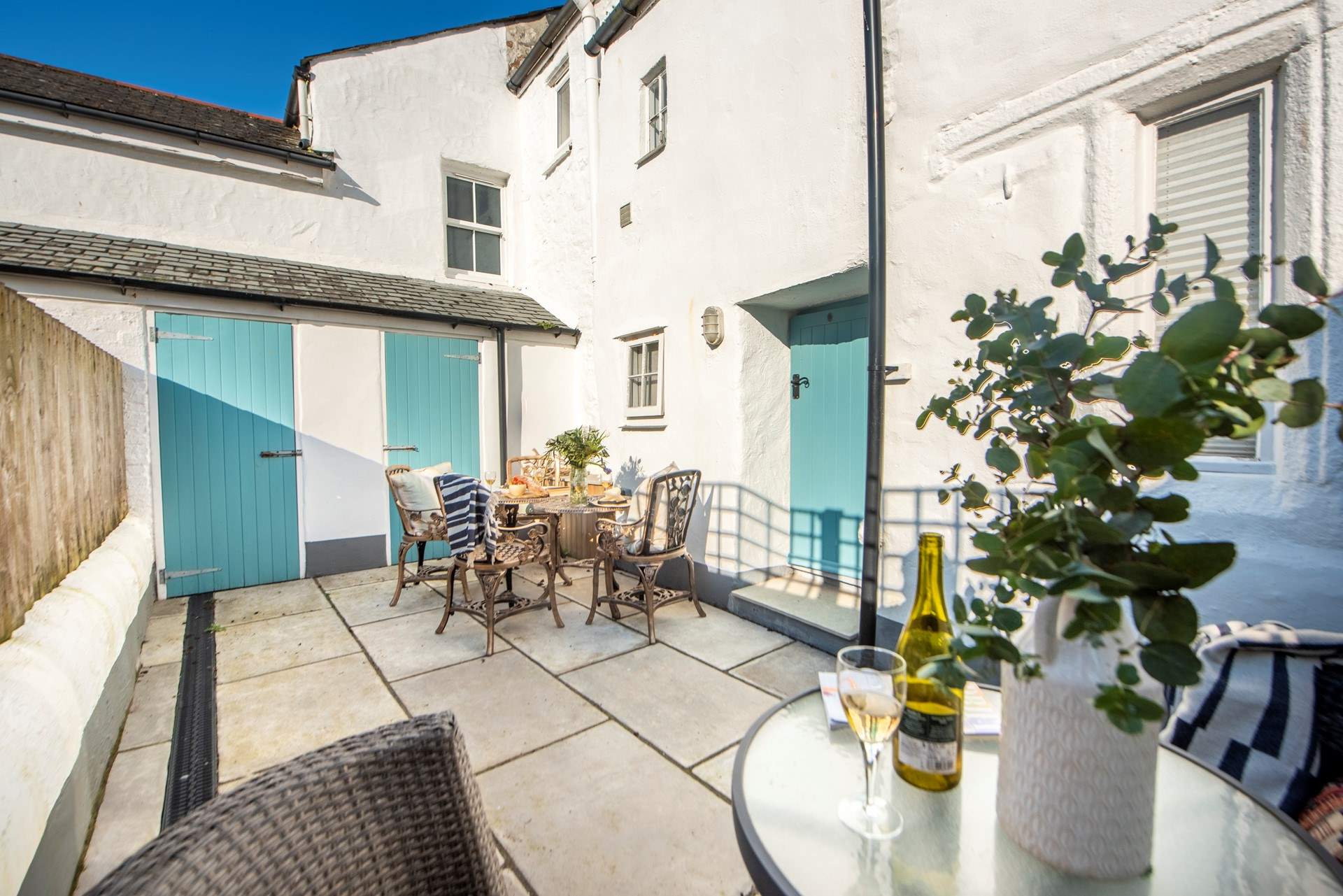 Enjoy dining al fresco.