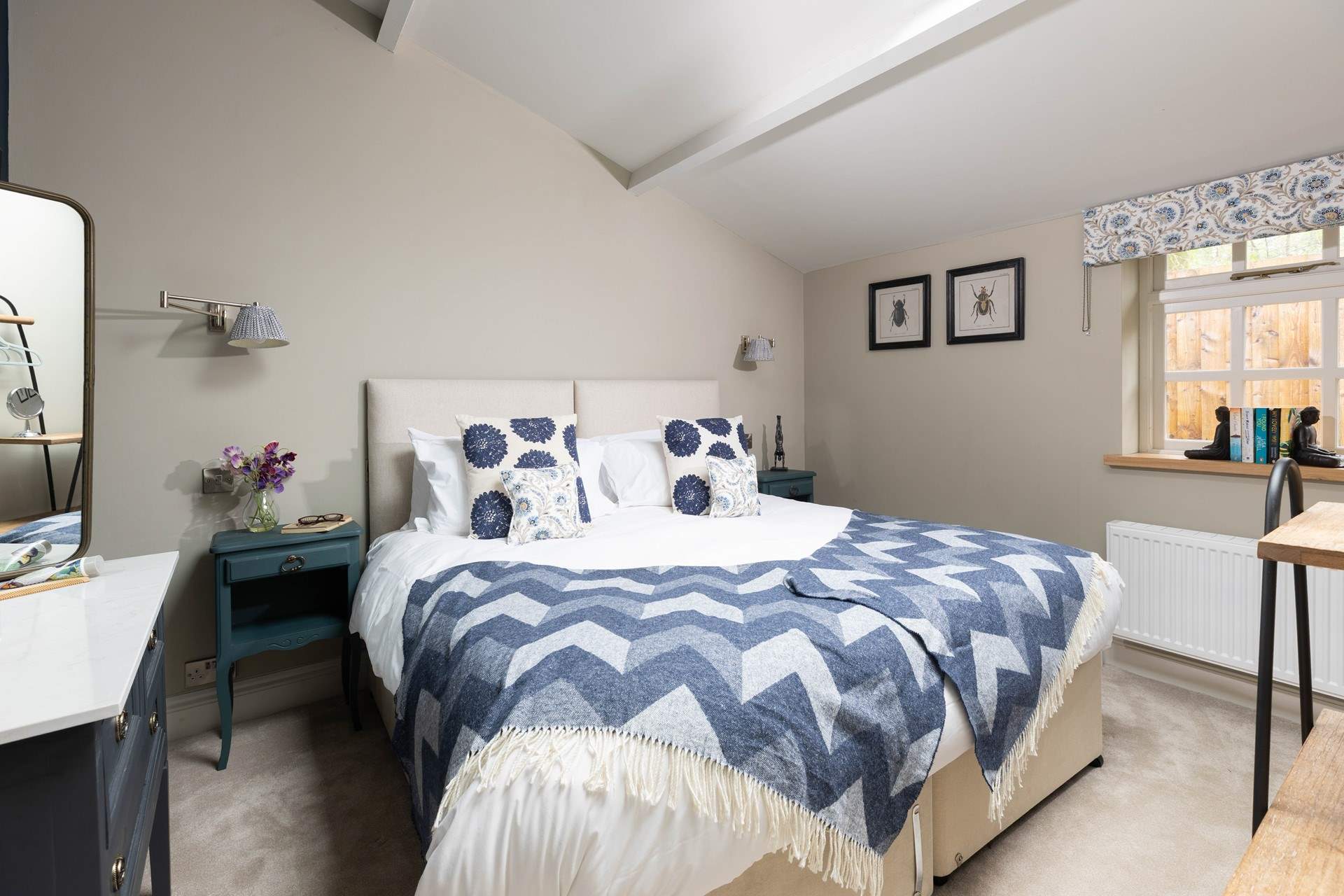 What a charming bedroom, oozing country chic. 