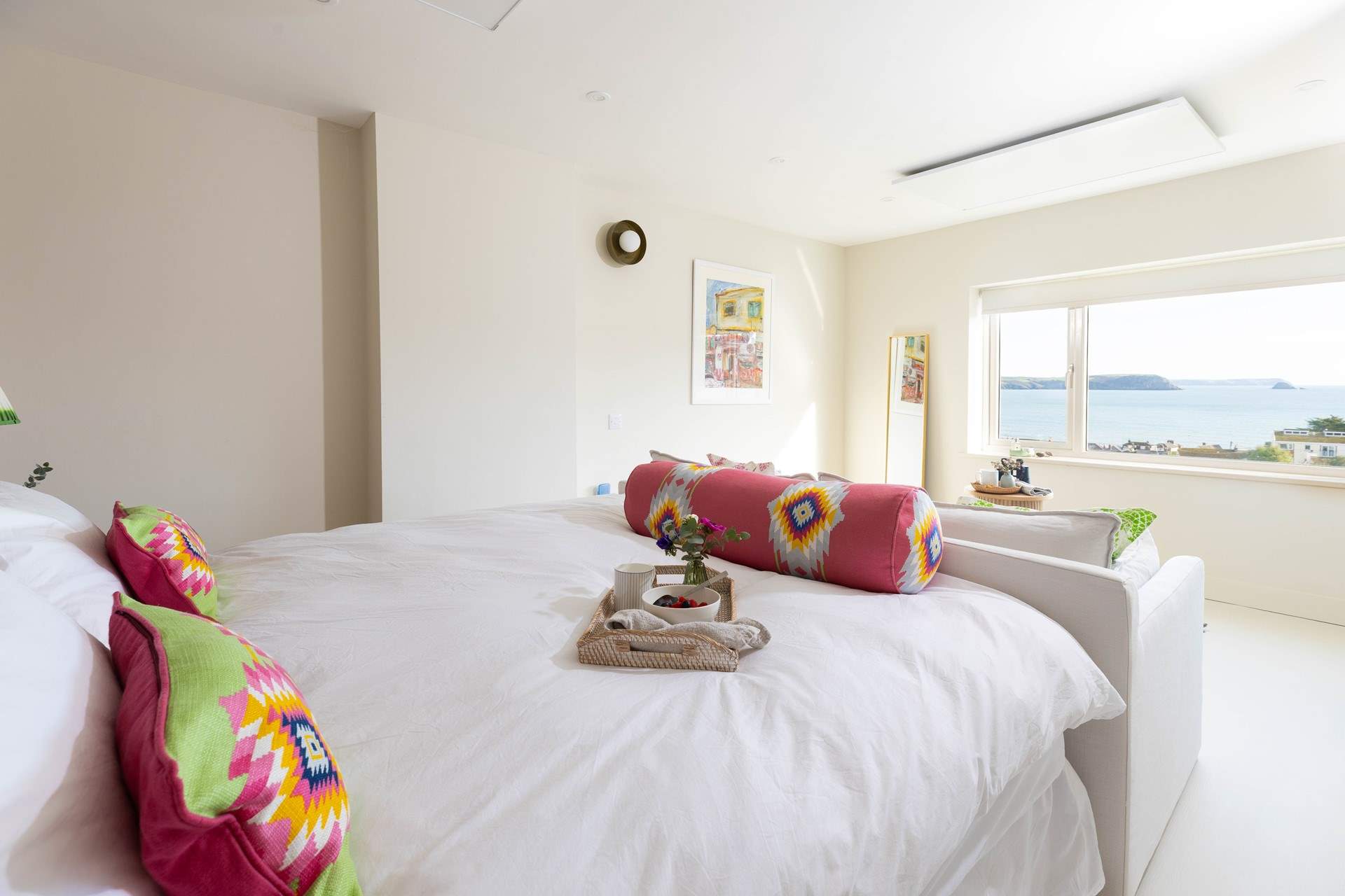 Enjoy leisurely mornings with breakfast in bed and this view!