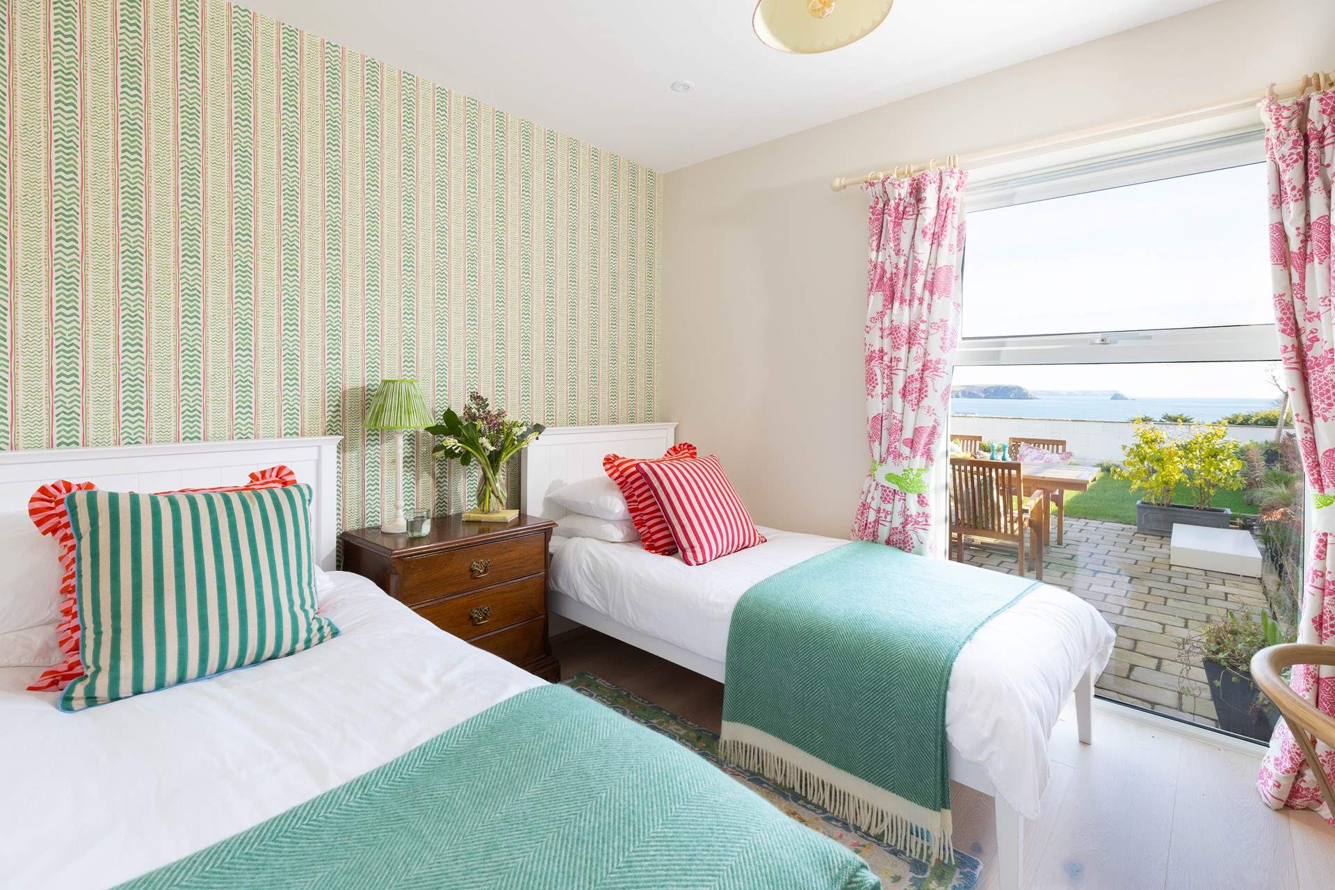 The bedroom to the front enjoys views of the sea and is perfect for either children or adults as it can be made up as a twin or double. 