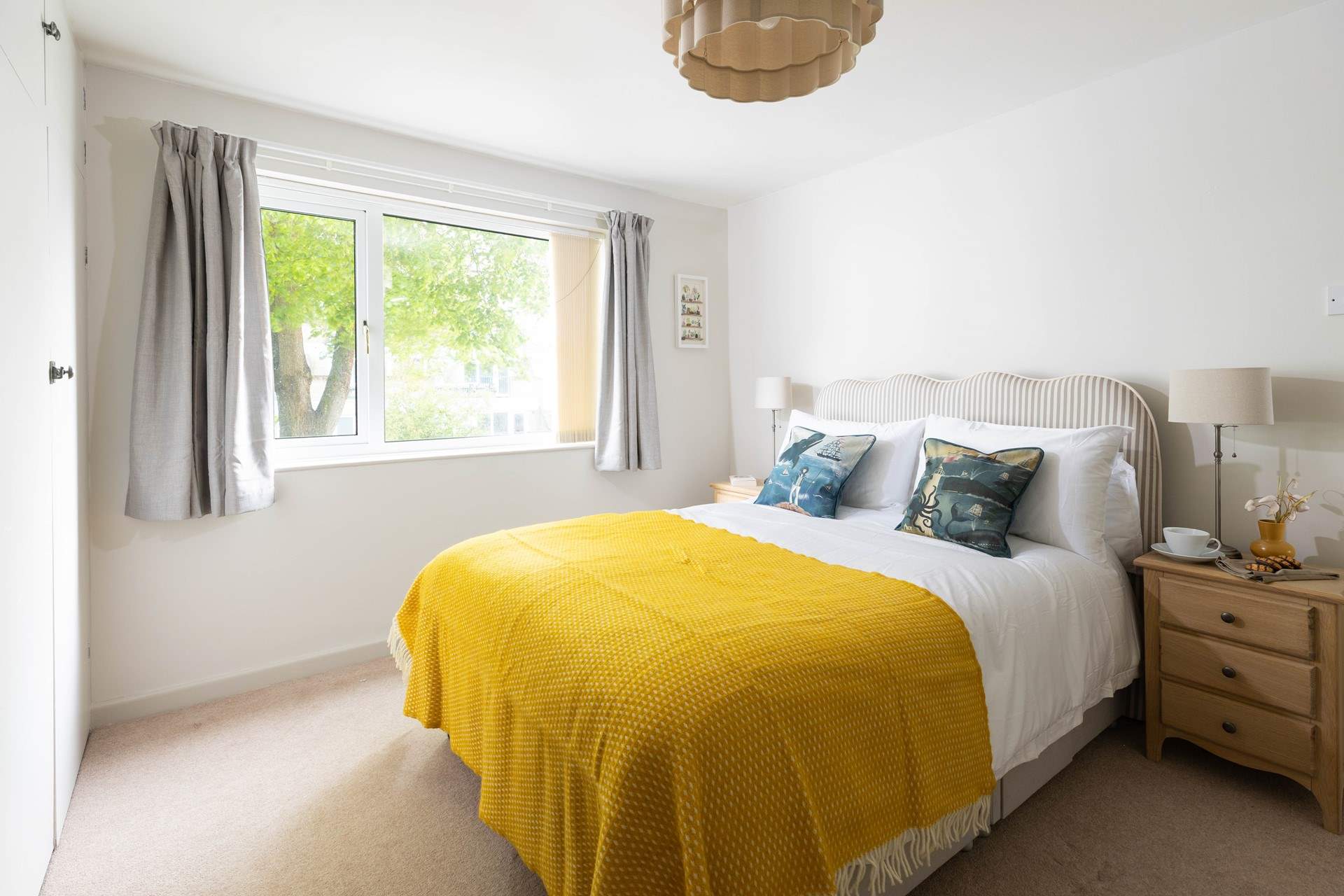 A tranquil space for a good night's slumber (bedroom 2).