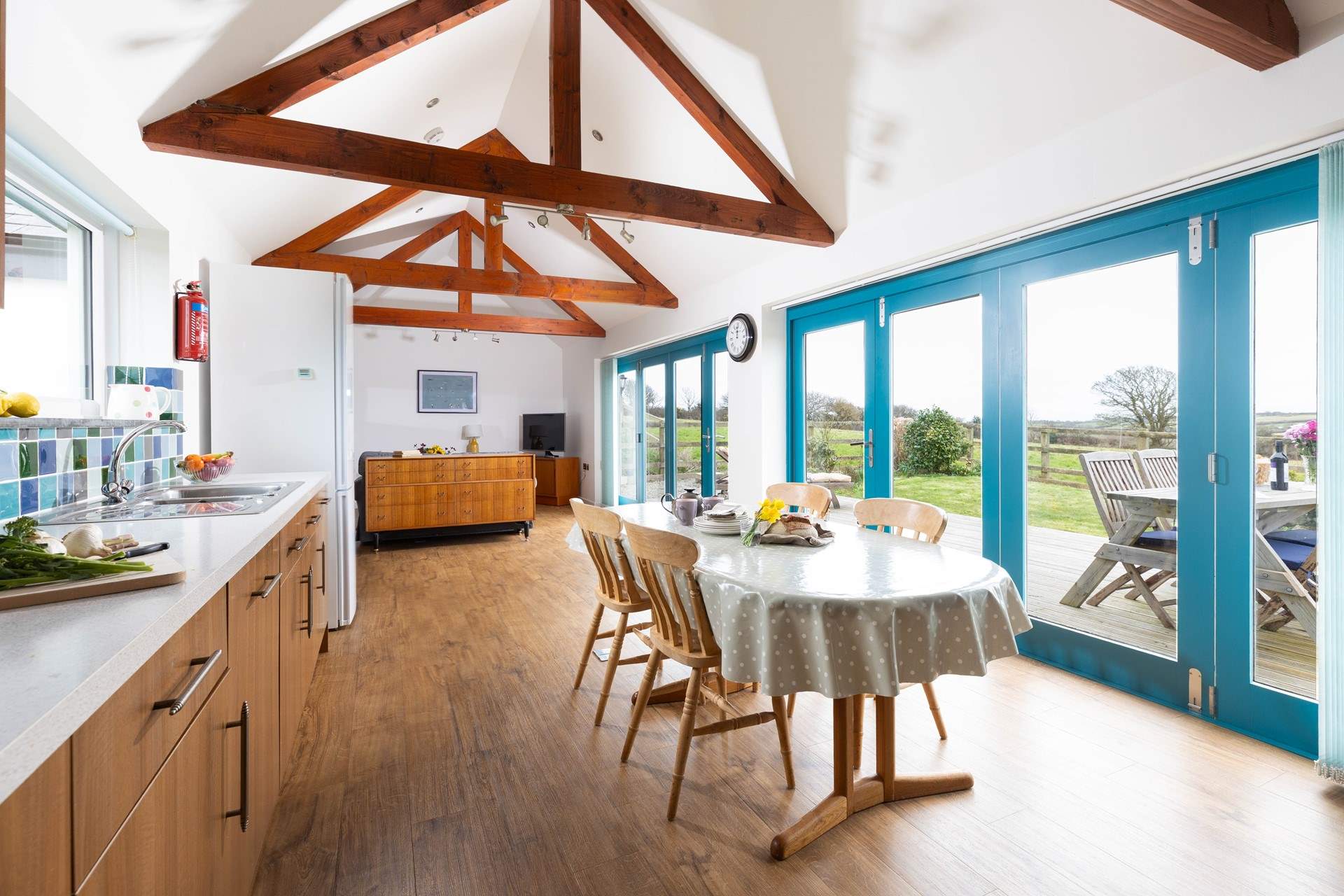 Open the bi-fold doors and feel the breeze on your face. 