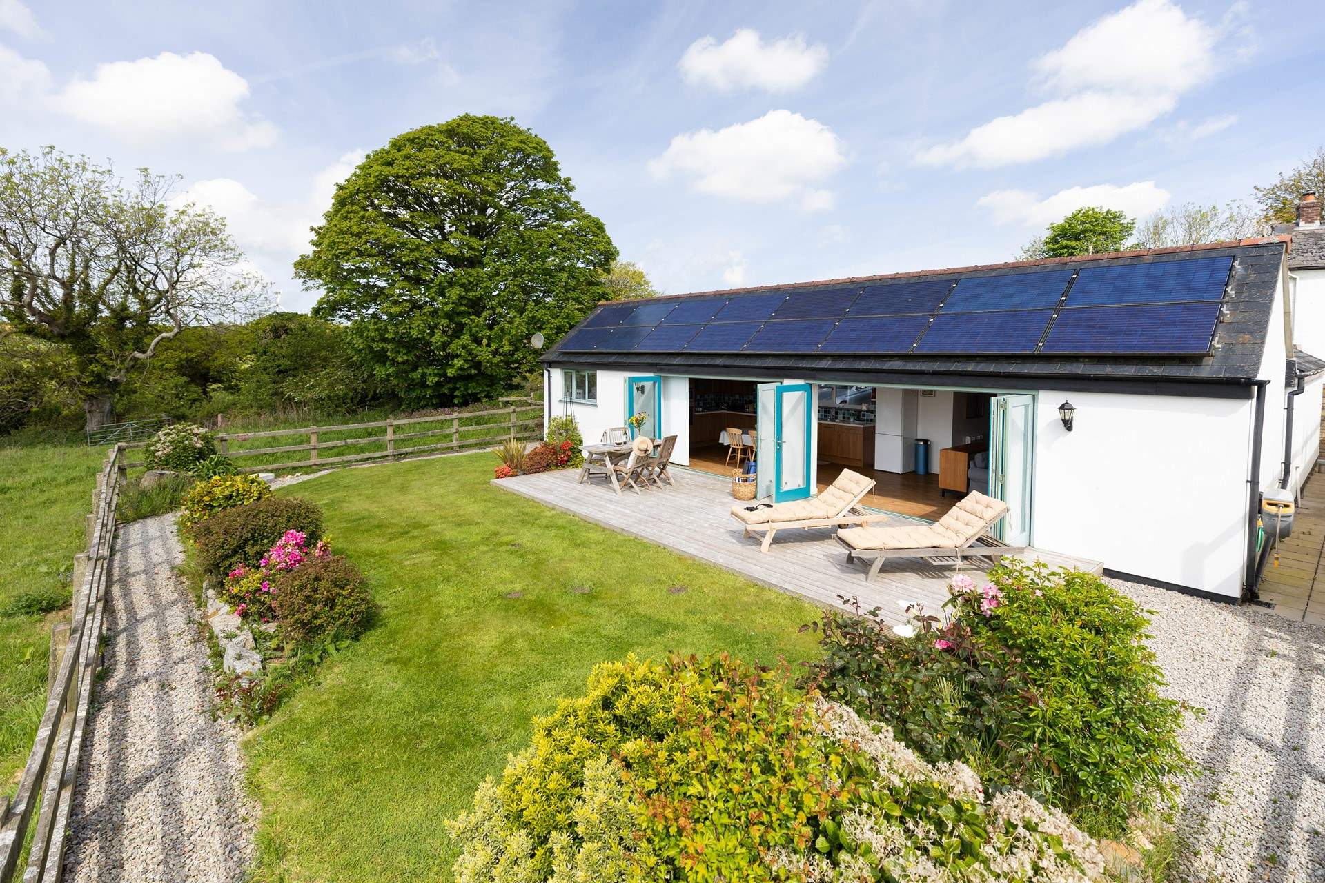 Welcome to Little Chywoon Barn. 