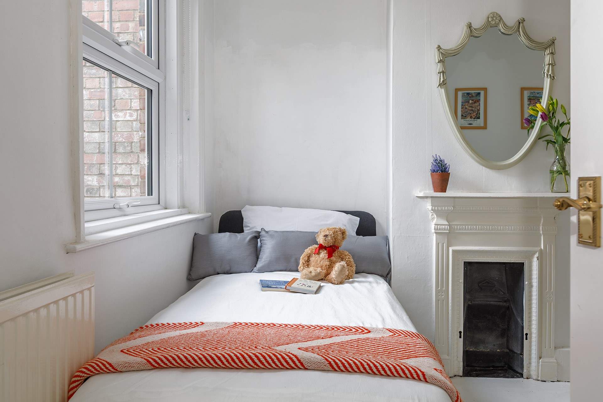 Enjoy soft cotton bed linen and a view to the garden.