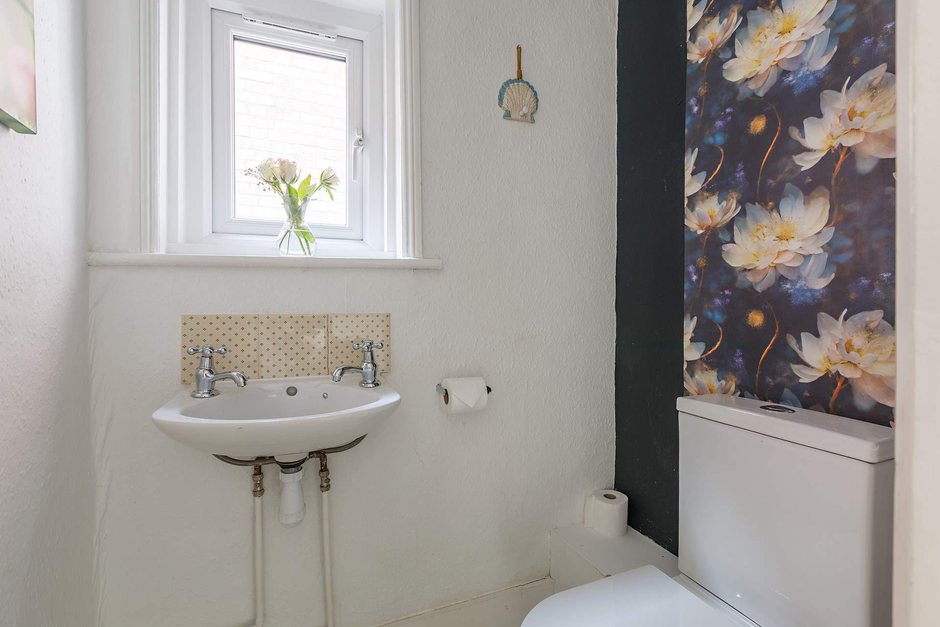 A second separate loo is upstairs next to the family bathroom.