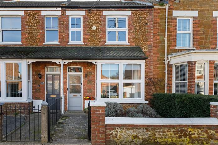 Bess 'n' Blue is a 2 bedroom self catering cottage near the beach in Hunstanton.