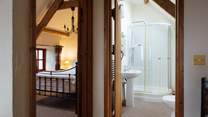 Delightful double en suite on the first floor. 