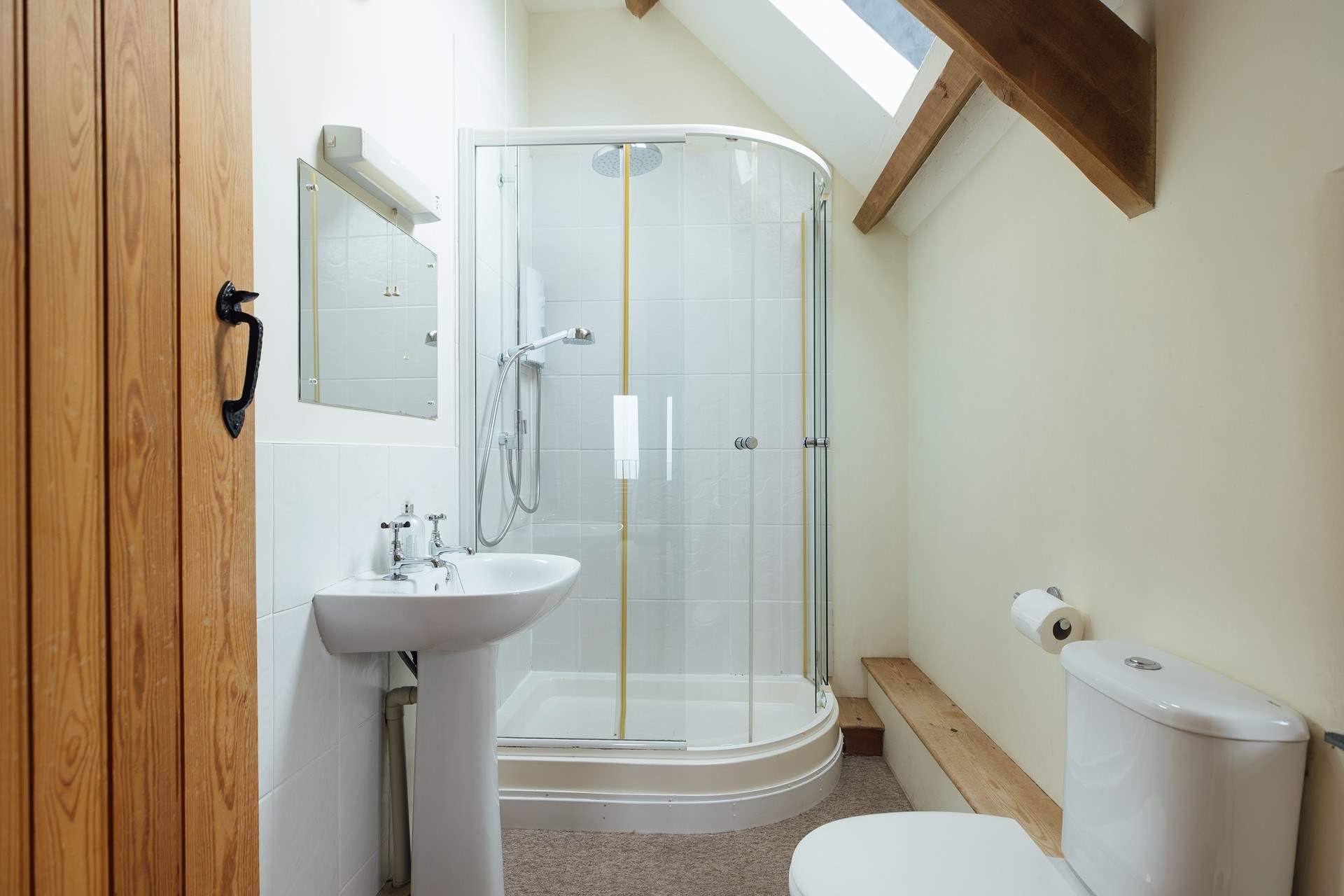 The shower-room for the double bedroom on the first floor. 