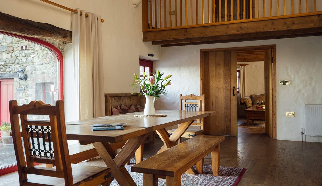 Gather round for leisurely holiday meals. 