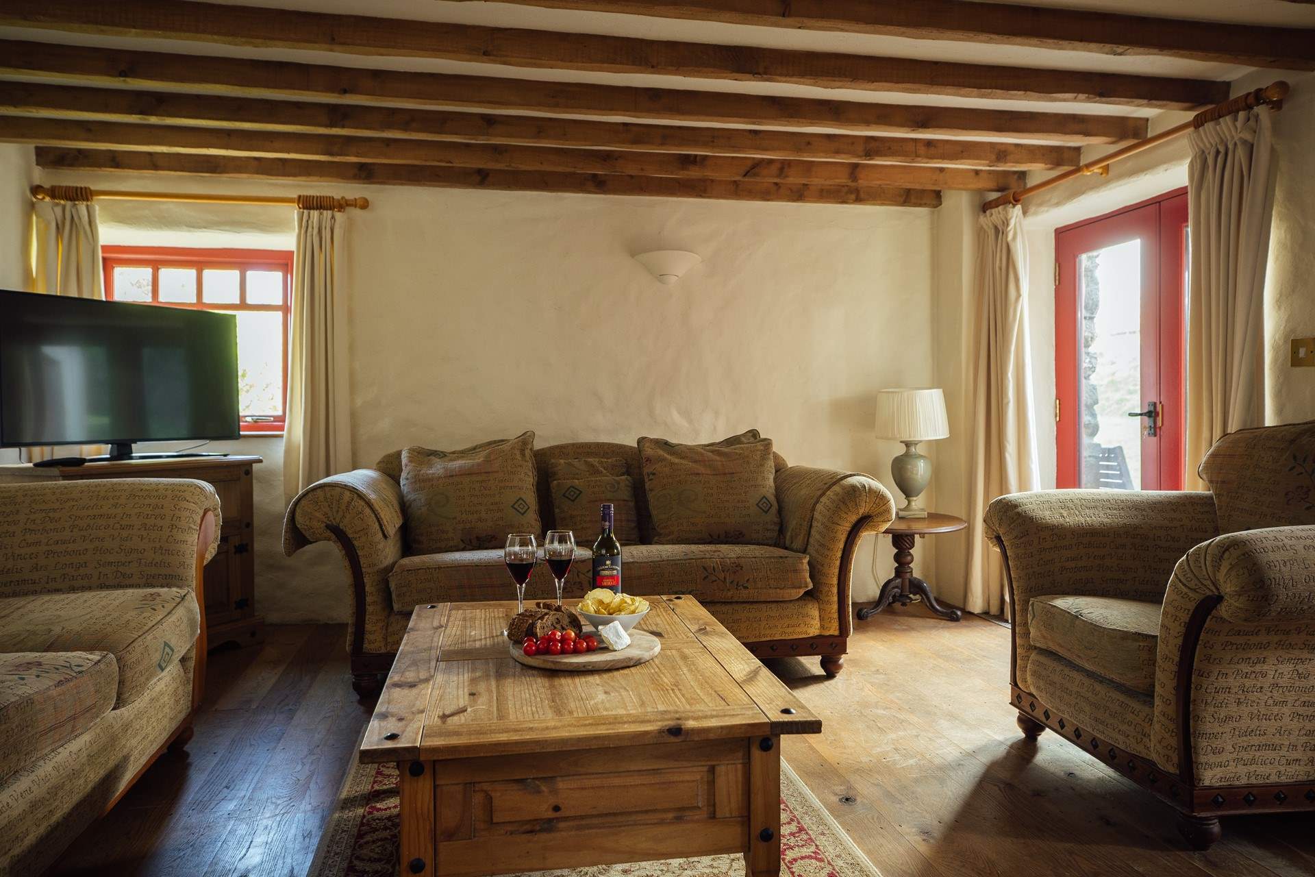 Although nestling in a peaceful location, there's something for all ages nearby. Explore seaside villages, the coast path, lots of sandy beaches and coves, boat trips, family attractions, castles, mountains and more. 