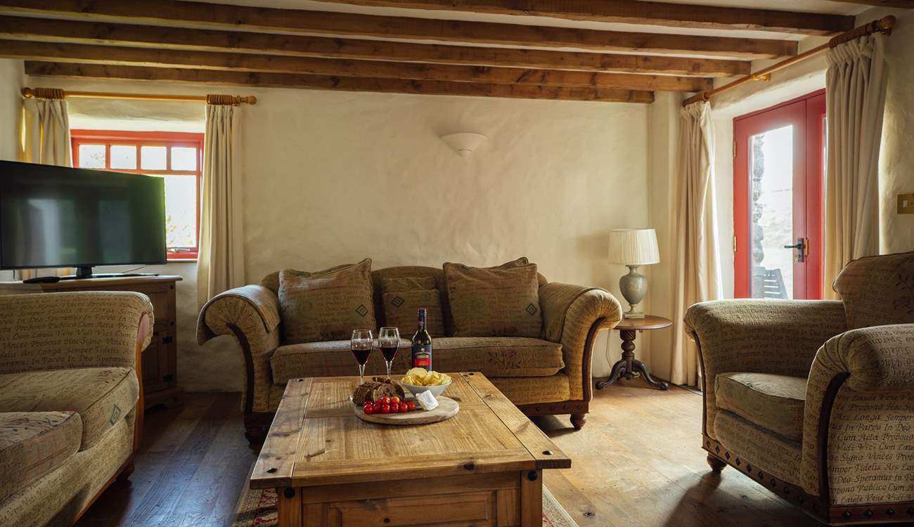 Although nestling in a peaceful location, there's something for all ages nearby. Explore seaside villages, the coast path, lots of sandy beaches and coves, boat trips, family attractions, castles, mountains and more. 