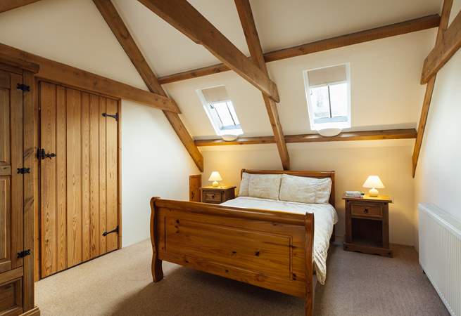 Four stylish bedrooms to choose from. Two en suite doubles on the first floor and two sweet twin rooms on the ground floor, near the family bathroom. 