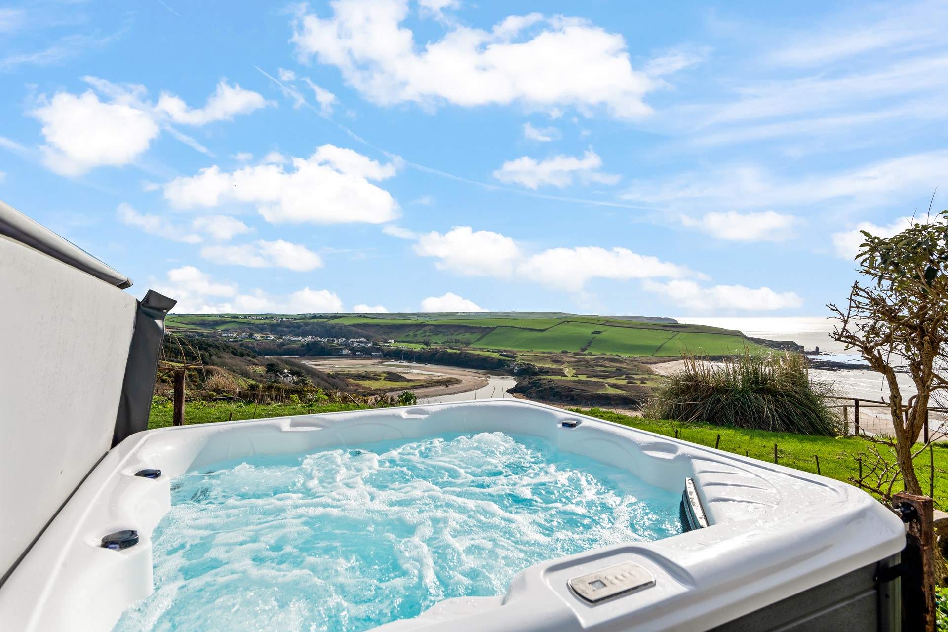 Now this is what I call a hot tub with a view!