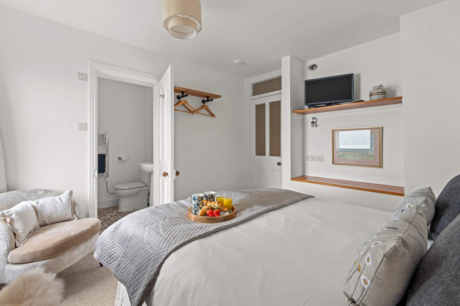 Bedroom 2 also boasts an en suite shower-room.