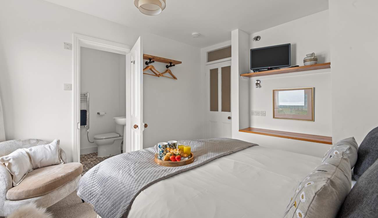 Bedroom 2 also boasts an en suite shower-room.