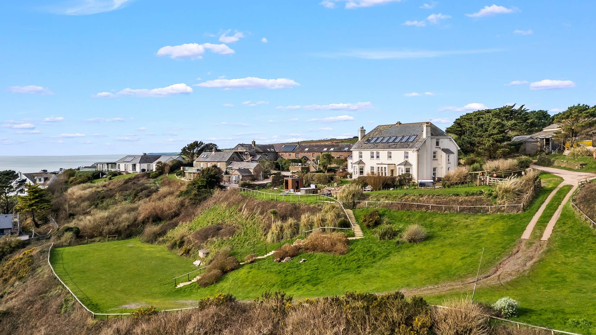 Mount Folly Penthouse enjoys this stunning elevated position.