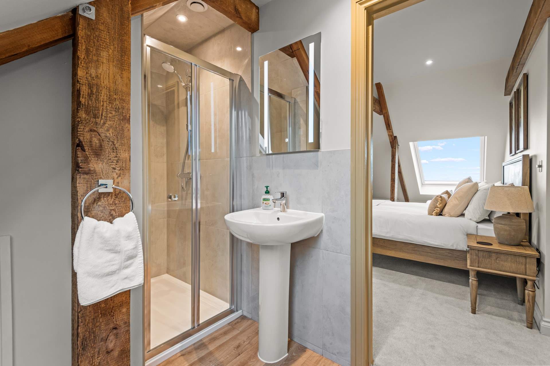 Bedroom 1's en suite.