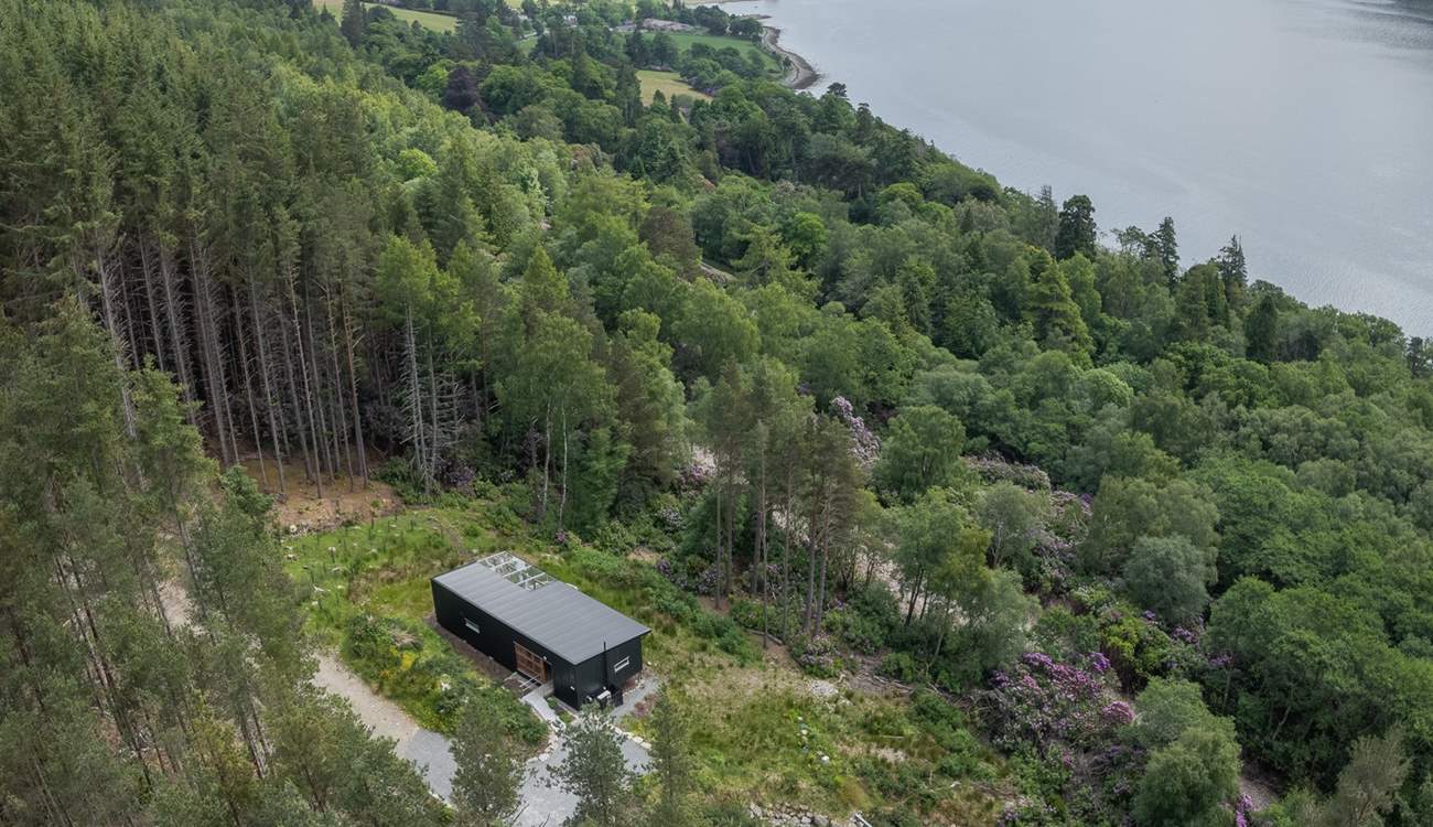 There is one other hideaway onsite, Solas (6111), but both cabins are positioned in a way that you have complete privacy.
