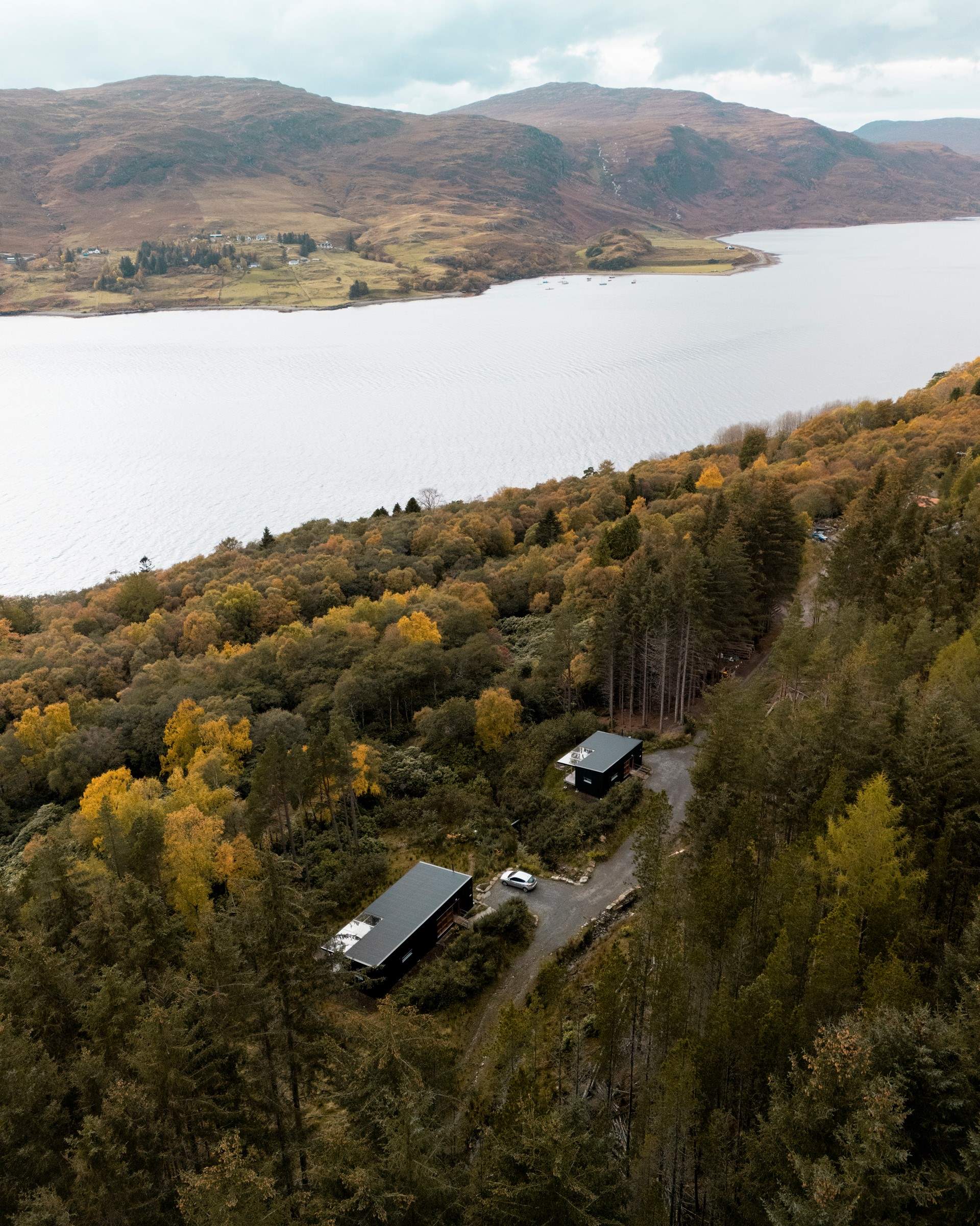 There is one other hideaway onsite, Silva (6110), but both cabins are positioned in a way that you have complete privacy.