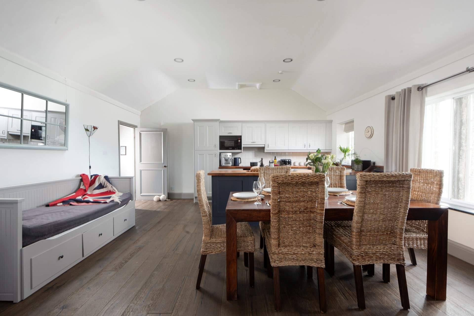 An open plan space to relax and entertain.