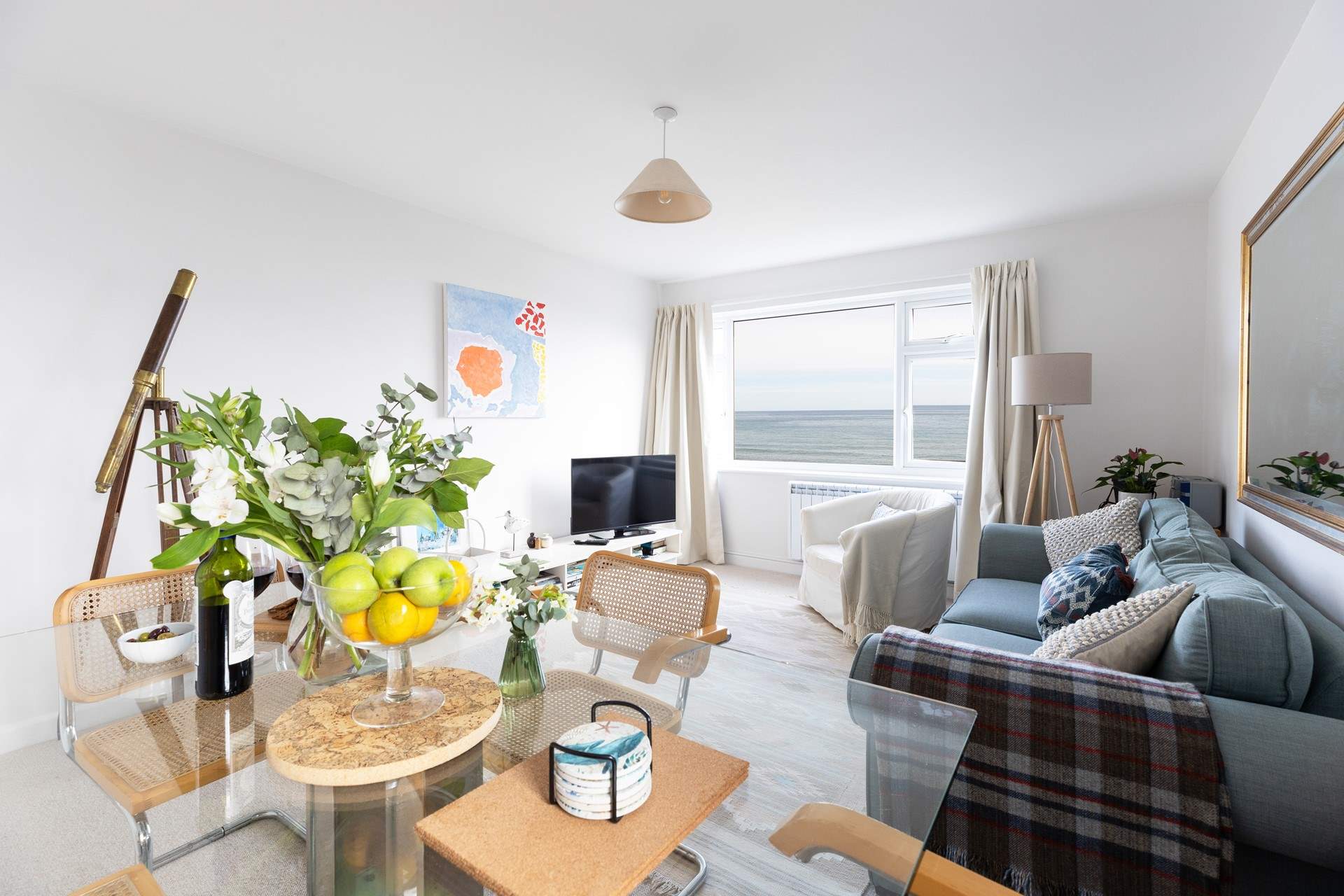 Perfectly formed Ketch is ideal for an off-season getaway or a family holiday in Portscatho. 