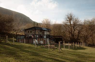 Caban Tarren. Sleeps 2, 5.9 miles W of Abergavenny