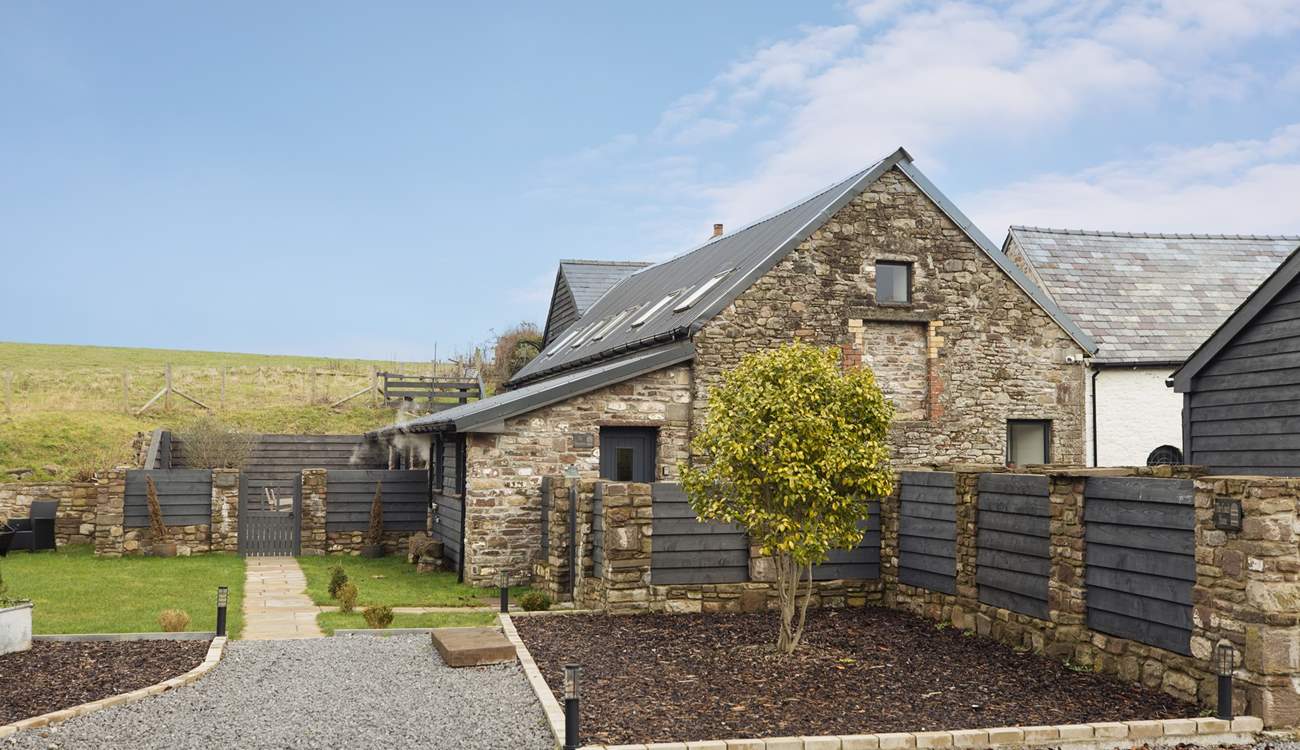 Near The Coach House are The Horse Shoe, sleeping two and The Stables, sleeping four. There is a choice of opening the connecting door between the two cottages. 