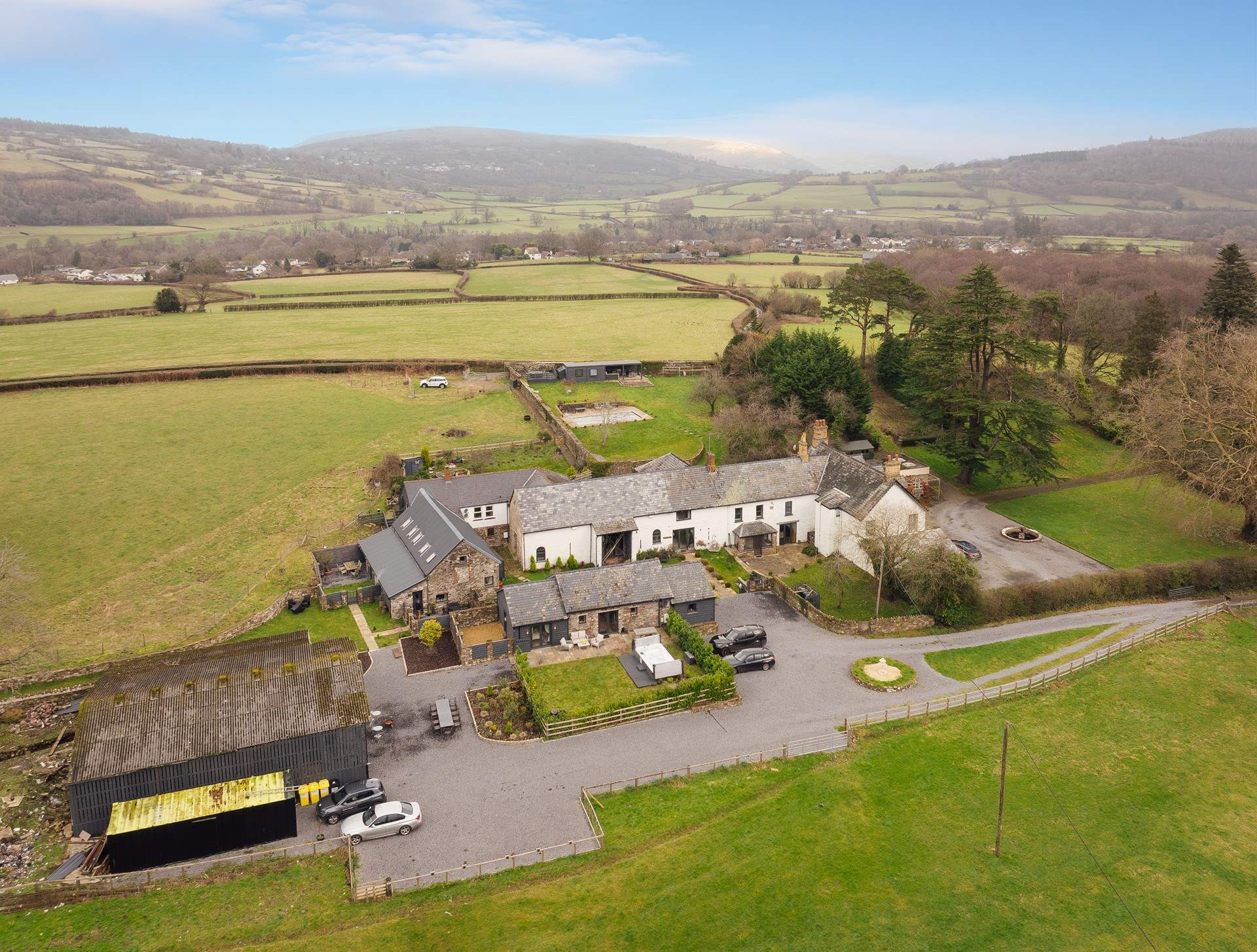 An idyllic location, nestling in the Brecon Beacons National Park, between Crickhowell and Brecon in a Dark Sky Reserve. 