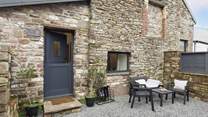 Welcome to The Horse Shoe, sleeping two, with the choice of opening the connecting door to The Stables, sleeping four. 