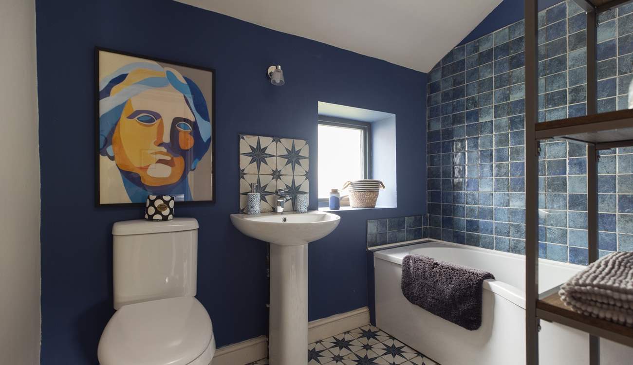 Take a hot, relaxing bath after a day's exploring in the en suite in The Coach House. 