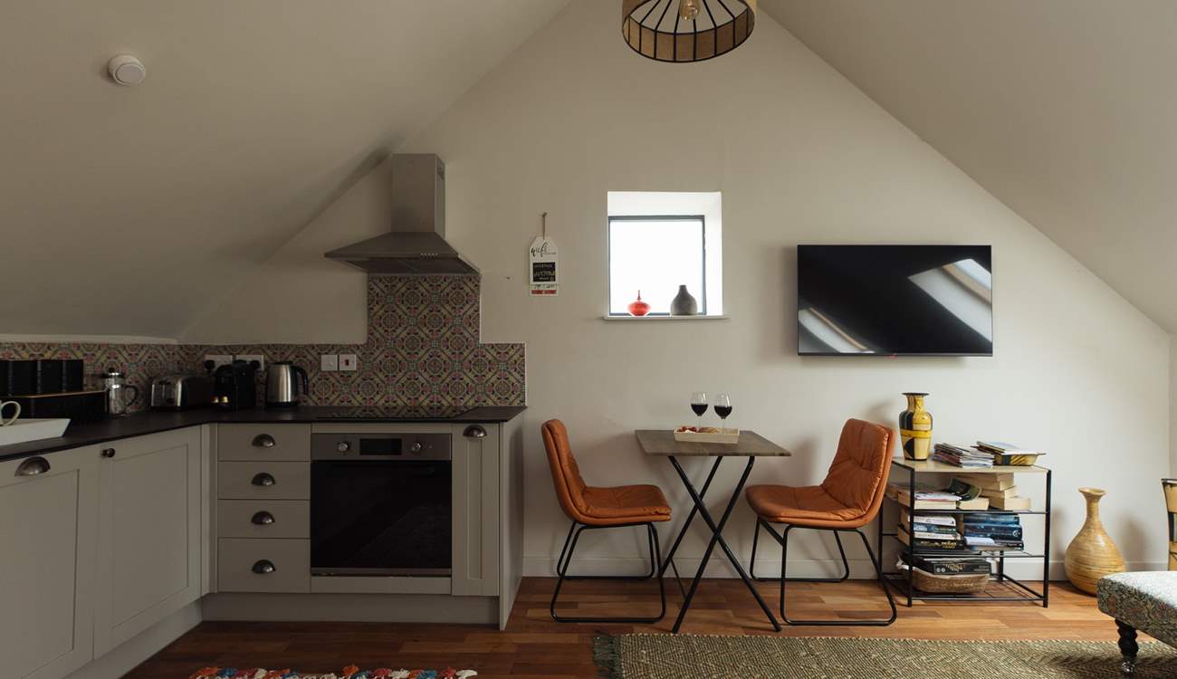 Each cottage has its own kitchen and garden. Ideal for two, in The Horse Shoe. 