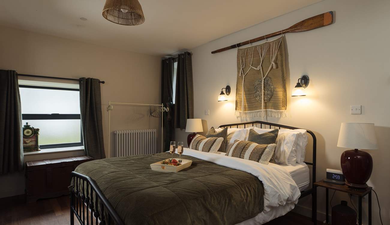 Blissful ground floor bedroom in The Horse Shoe. 