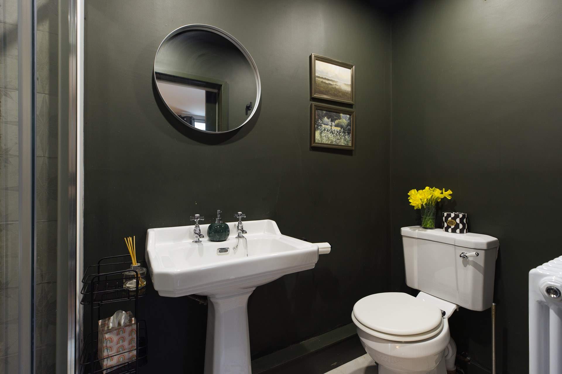 Take time for some holiday pampering in The Horse Shoe shower-room. 