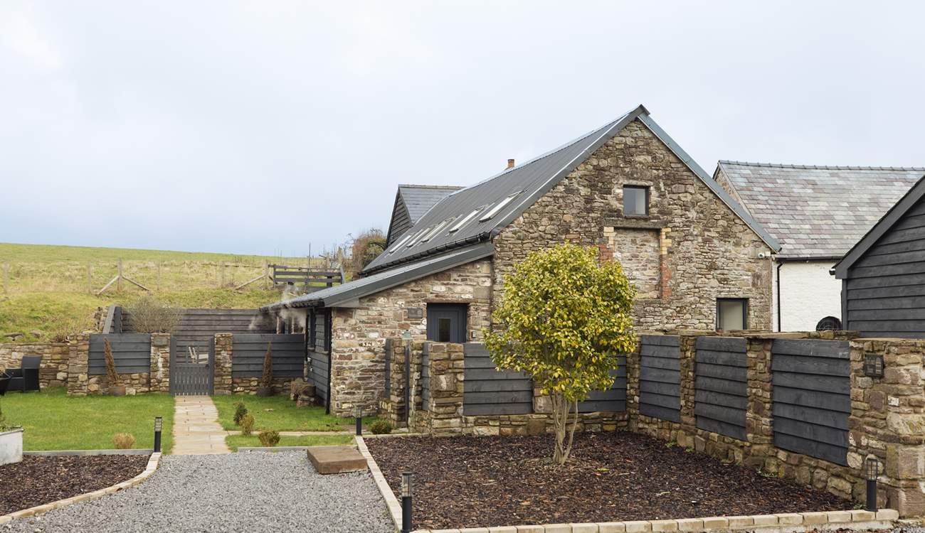 Welcome to The Stables, sleeping four, with an option of opening the connecting door to The Horse Shoe, sleeping two. 