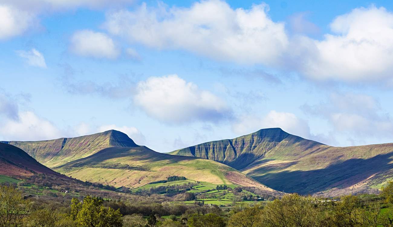 Explore the iconic Welsh landscape of the majestic Brecon Beacons.