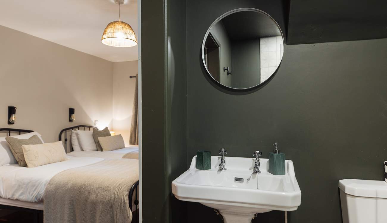 Stylish en suite shower-room. 