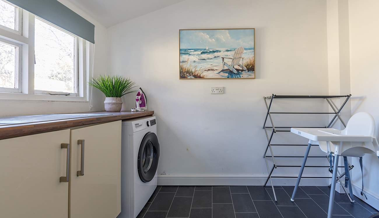 A handy utility-area at the end of the kitchen.