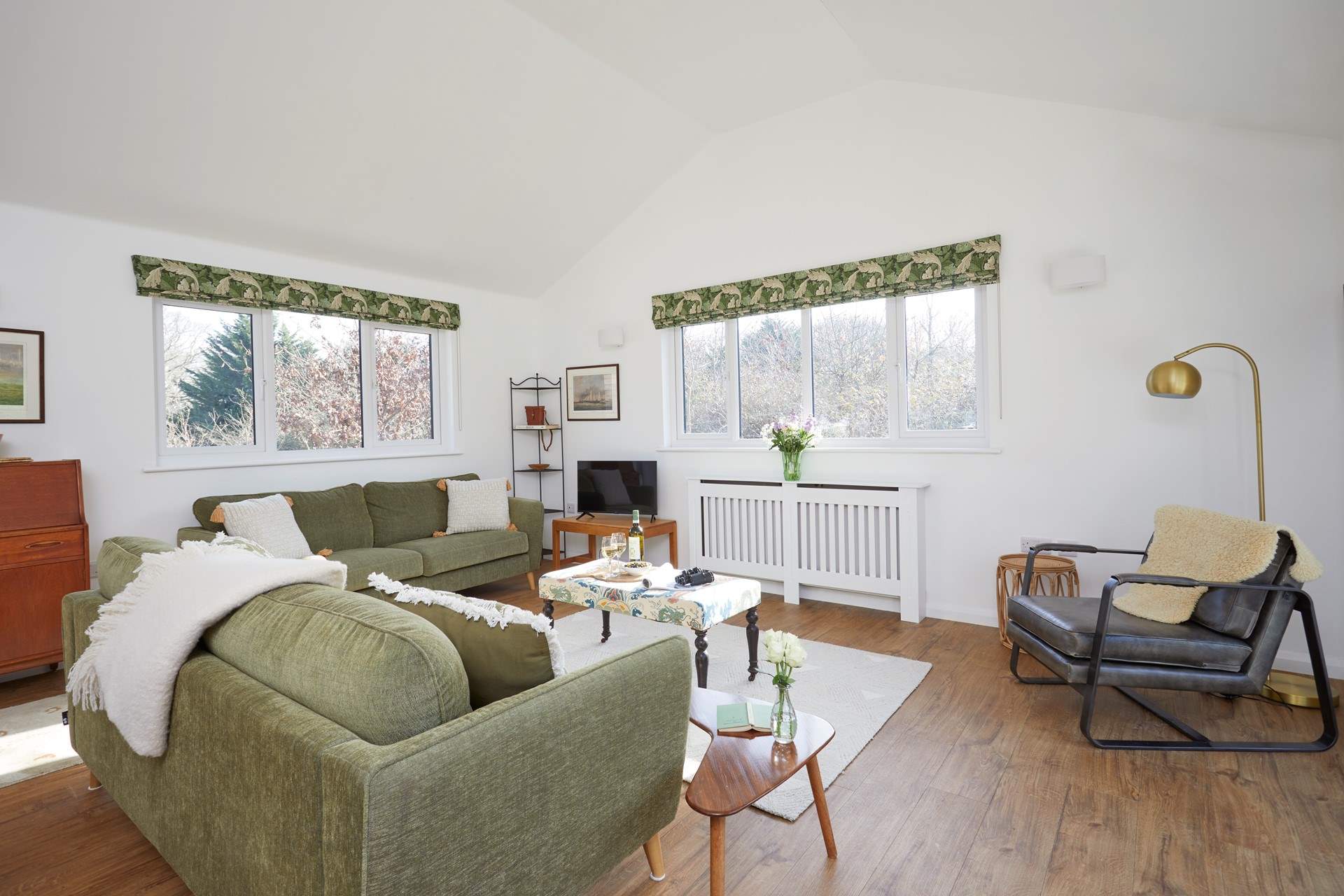 With comfy sofas, you can relax here with your favourite book while listening to birdsong.