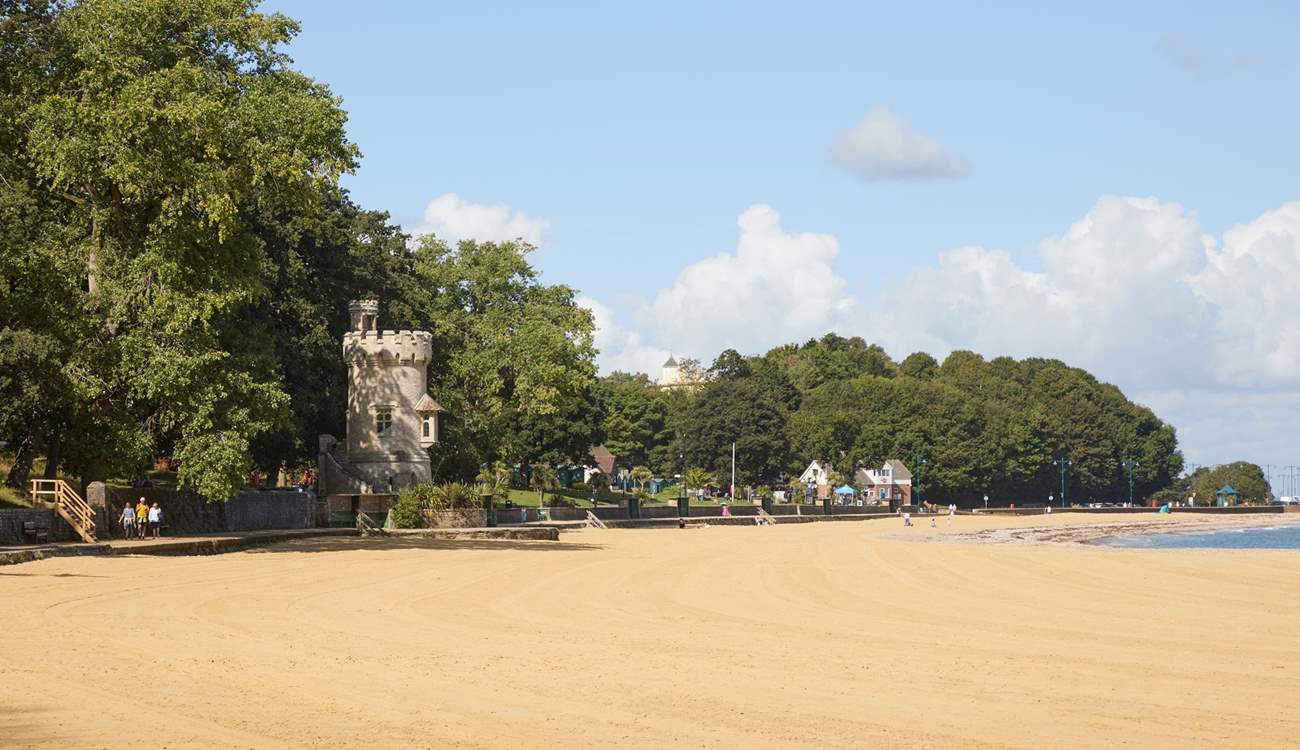 The golden sands of Appley beach are just a short drive away.