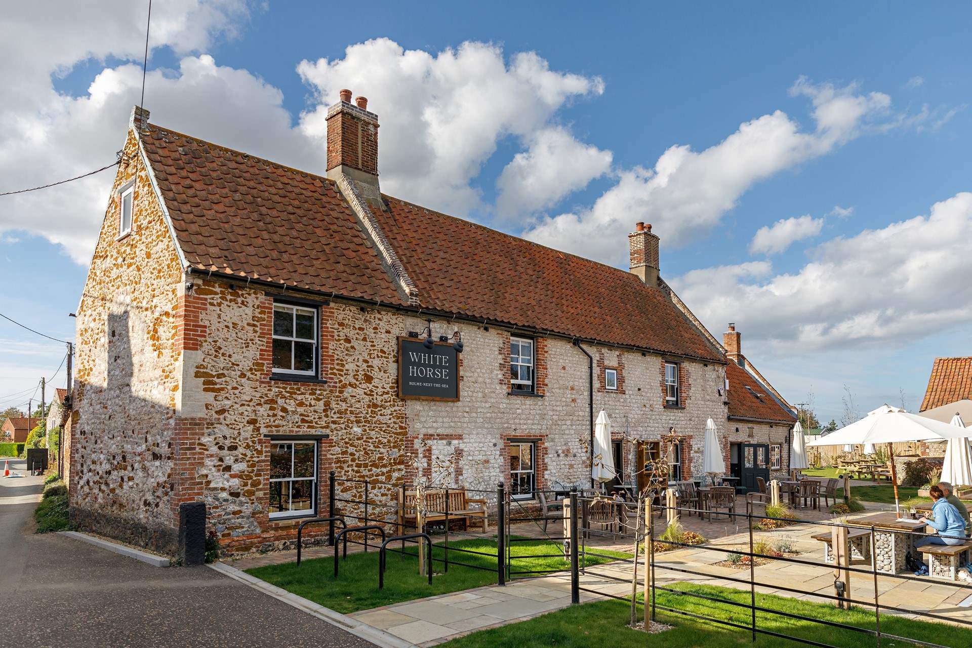 Enjoy a lovely walk from Hunstanton to Holme-next-the-Sea, and stop for supper at this lovely pub.