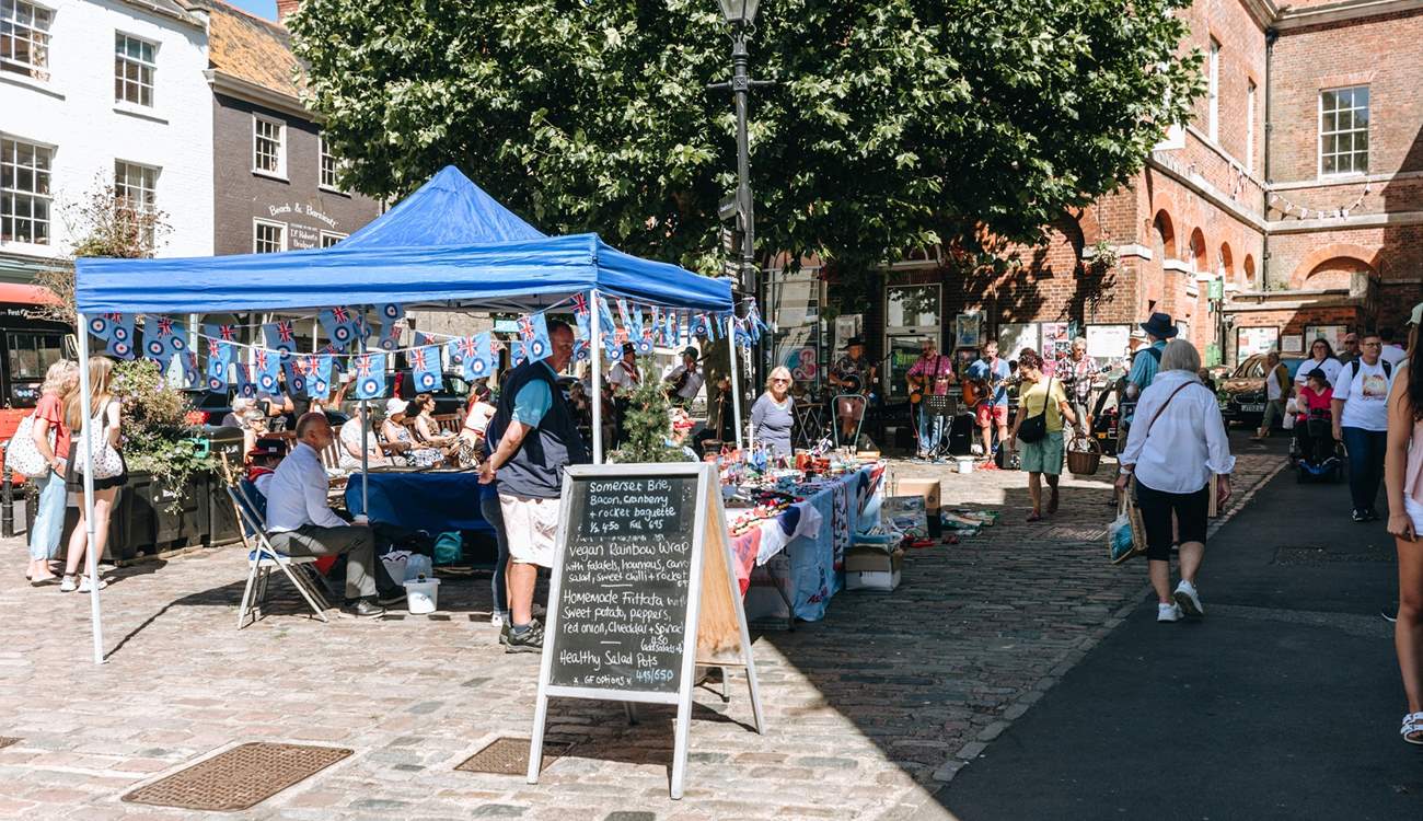 So many places to see on your doorstep....the thriving market town of Bridport is just 10 minutes away.