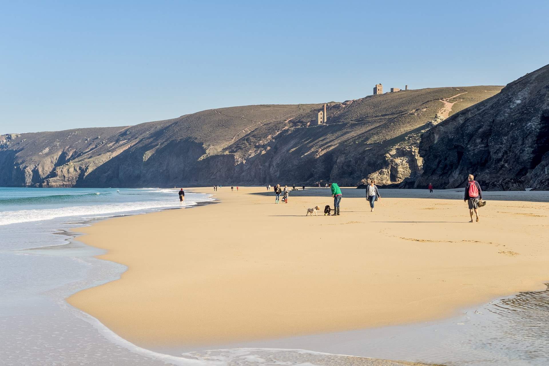 Enjoy long walks on a low tide admiring the engine houses at Chapel Porth. 