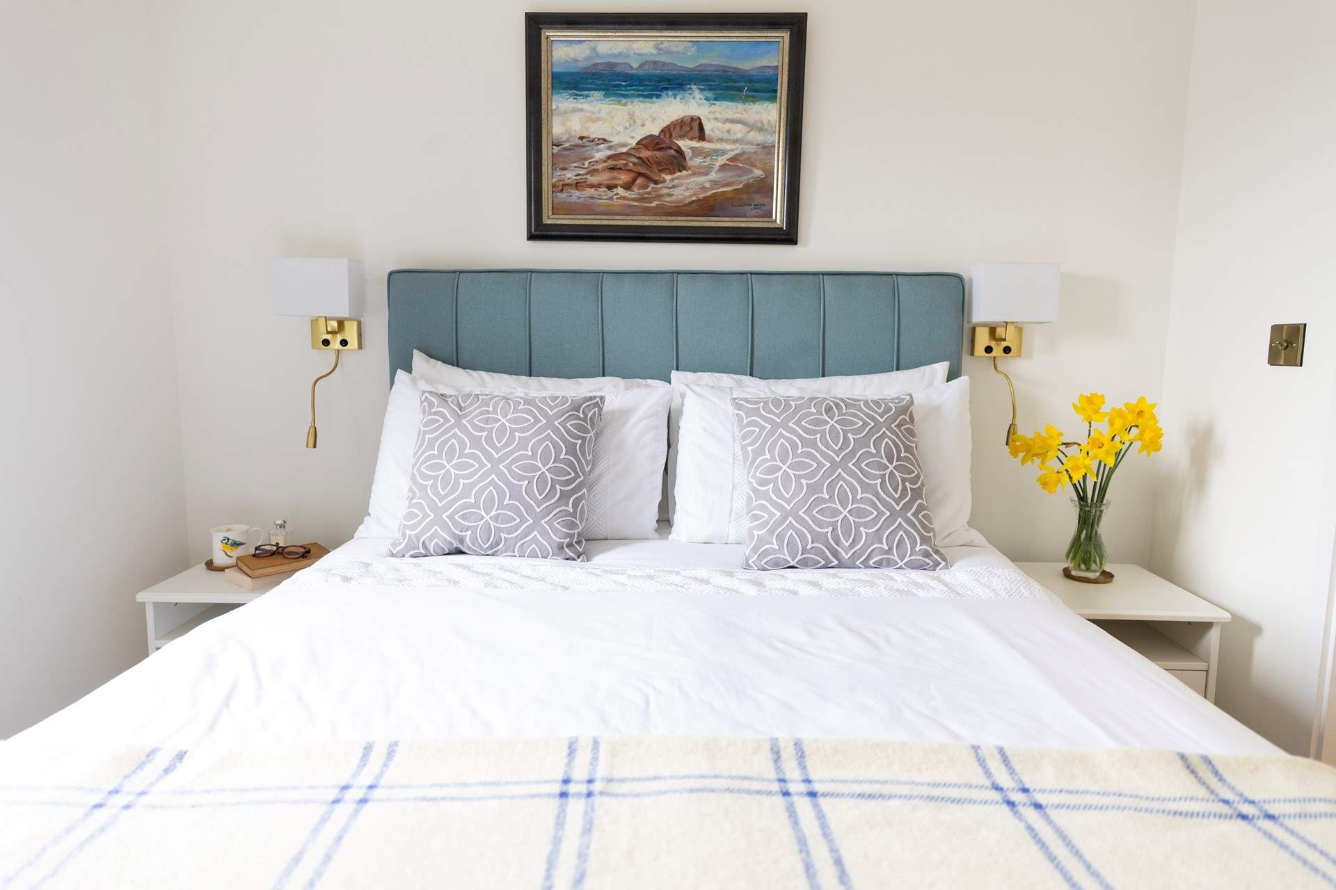 Slow mornings in bed with your favourite book. 