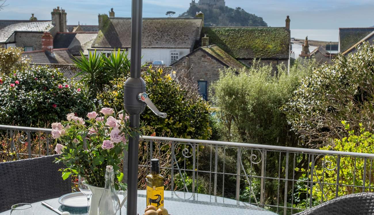 Dine outside in this perfect setting.