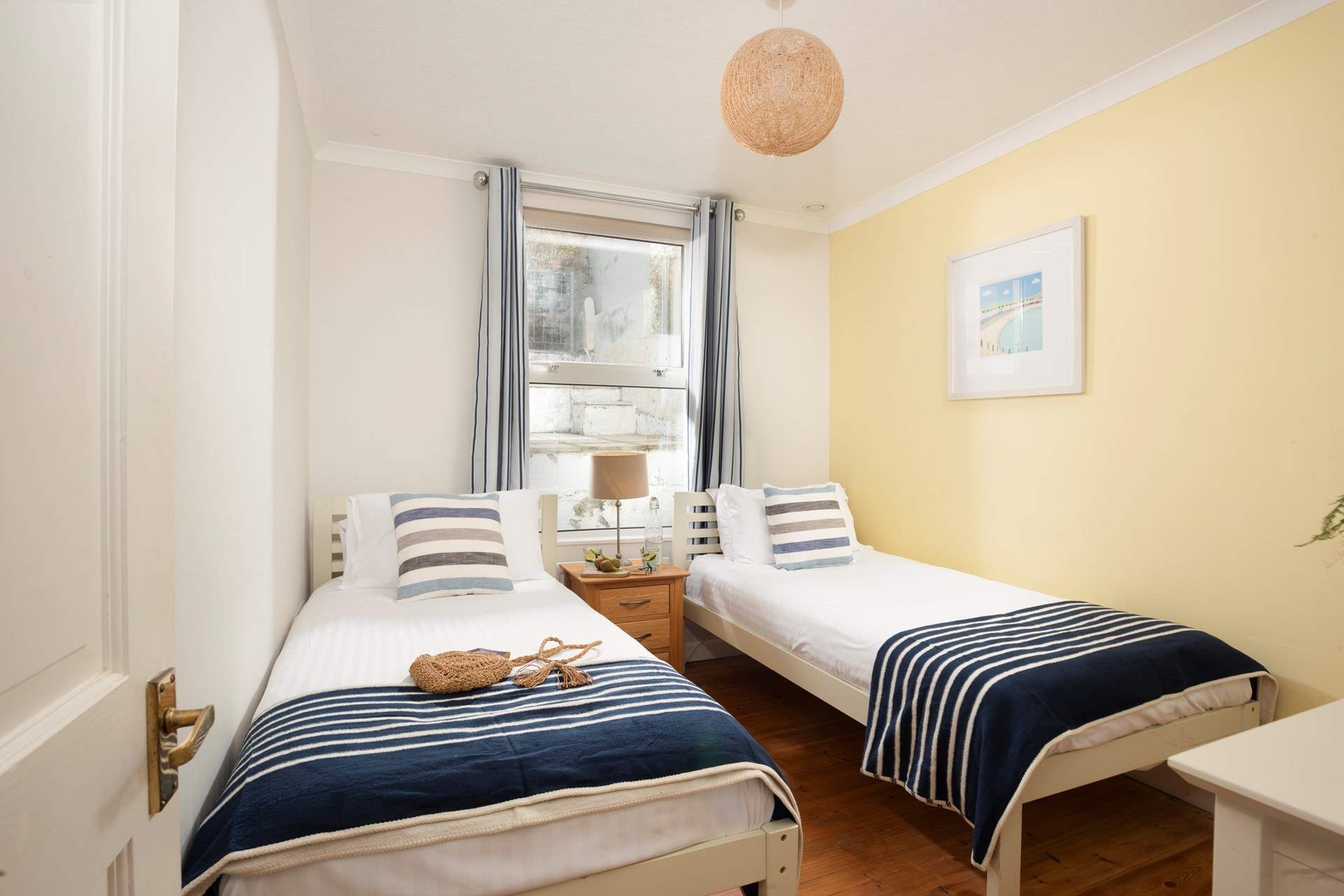 The sweet downstairs twin.