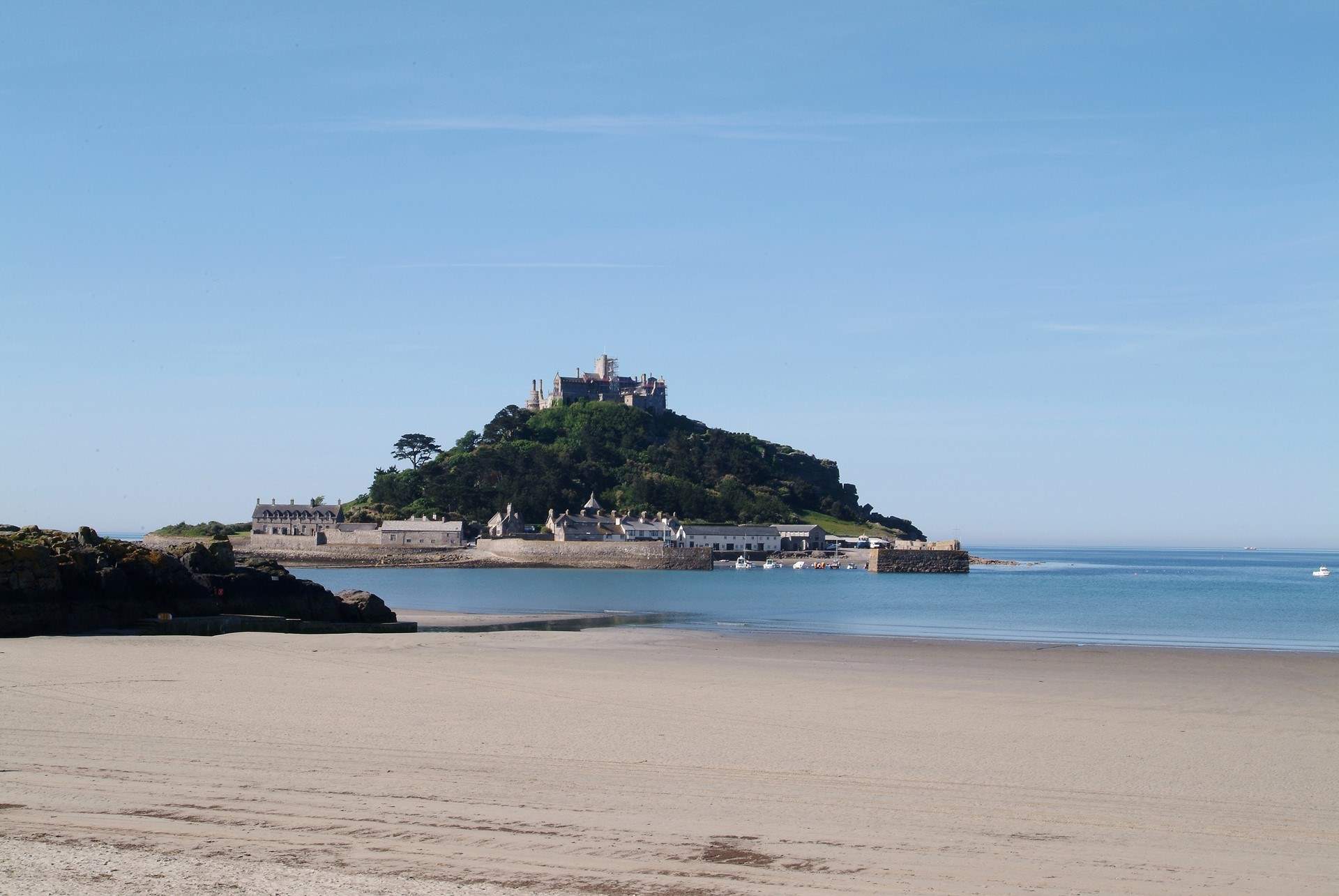The sandy beach at Mounts Bay is just a few minutes walk away.