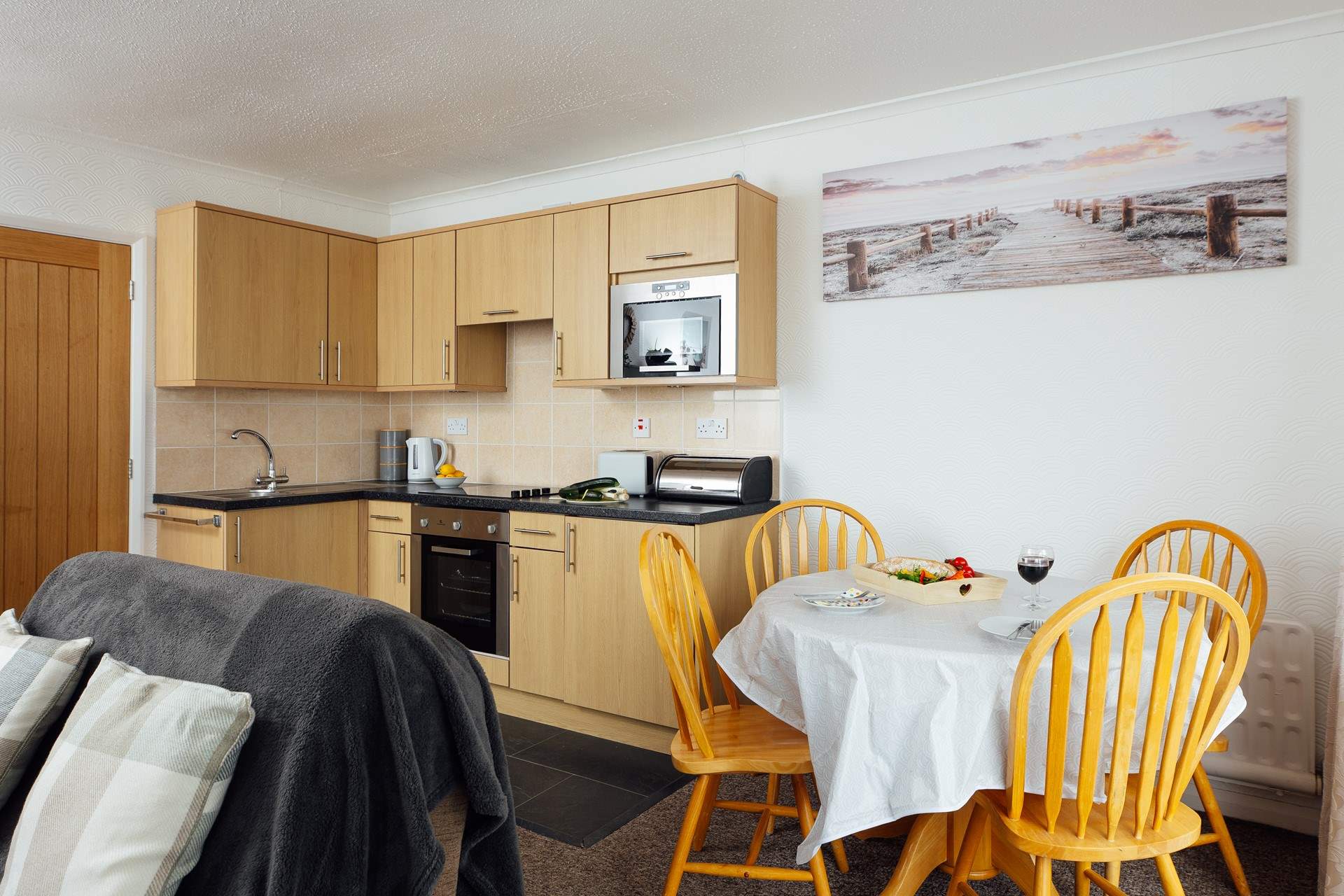 Dining with a glorious beach view. 