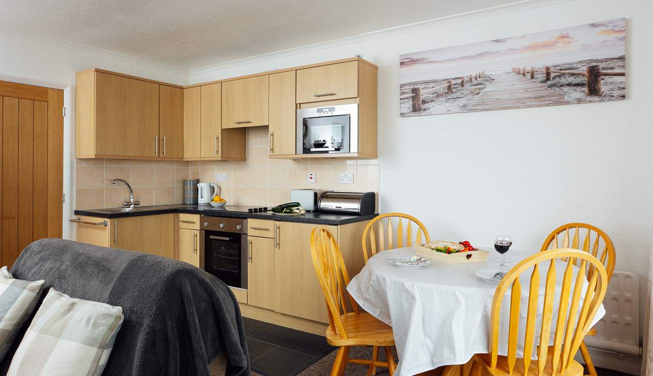 Dining with a glorious beach view. 